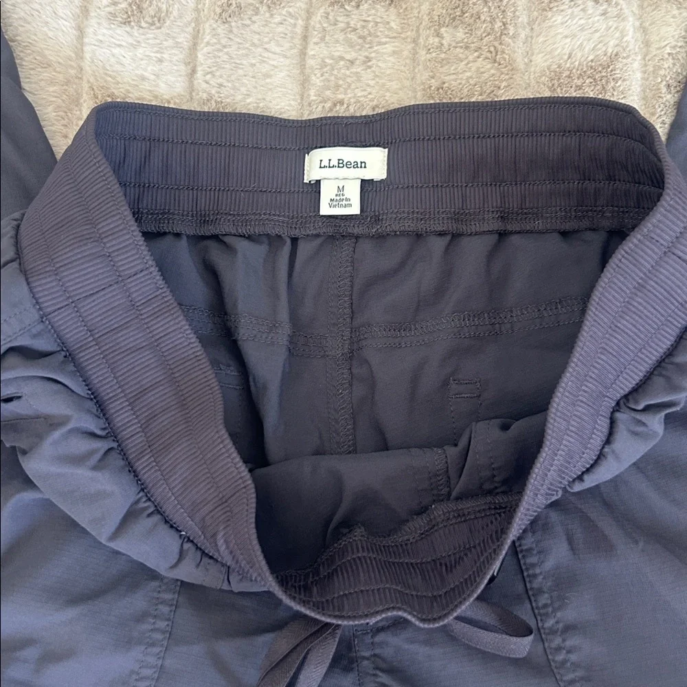L.L. Bean women’s Vista Camp pants, size M - Picture 2 of 4